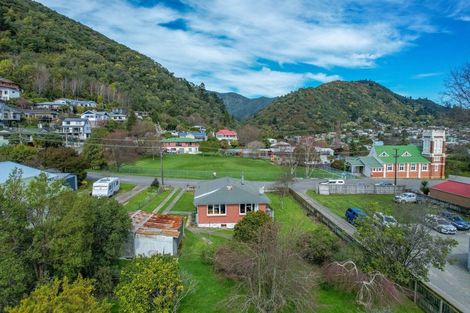 Photo of property in 8a Otago Street, Picton, 7220