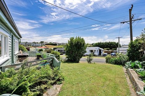 Photo of property in 3 Morton Street, Tuatapere, 9620