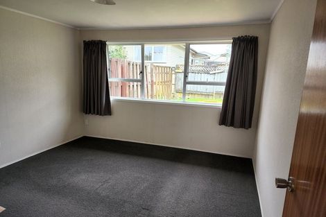 Photo of property in 1/22 La Perouse Street, Botany Downs, Auckland, 2010