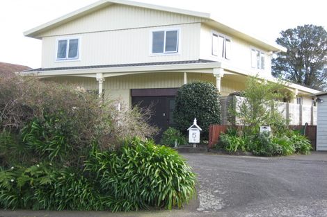 Photo of property in 5 Shortland Street, Lower Vogeltown, New Plymouth, 4310