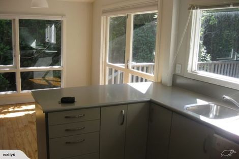 Photo of property in 27 Huntleigh Park Way, Ngaio, Wellington, 6035