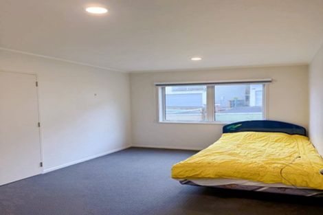 Photo of property in 129 Hobsonville Road, West Harbour, Auckland, 0618