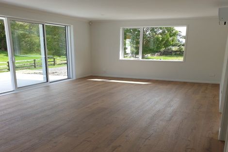 Photo of property in 1363 State Highway 16, Waimauku, 0883