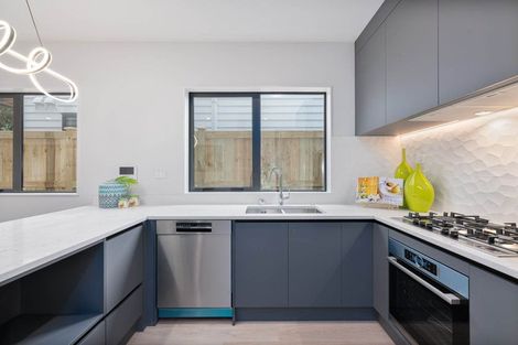 Photo of property in 21c Montgomery Avenue, Belmont, Auckland, 0622