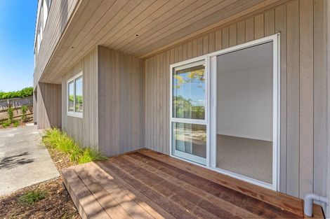 Photo of property in 1/37 Parr Terrace, Castor Bay, Auckland, 0620