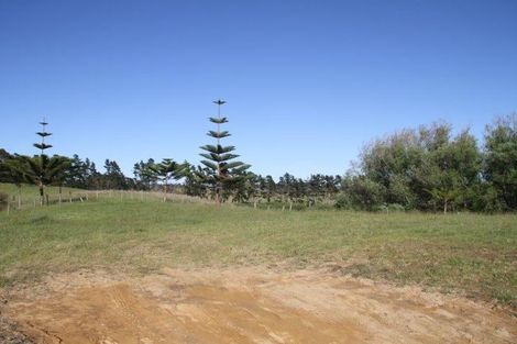 Photo of property in 8 Juniper Road, Sunnynook, Auckland, 0620