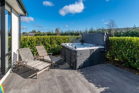 Photo of property in 14 Landsborough Drive, Darfield, 7571