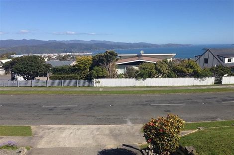 Photo of property in 6 Oakleigh Street, Maungaraki, Lower Hutt, 5010