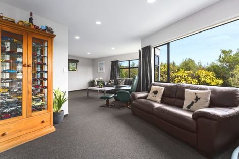 Photo of property in 17 Dornoch Place, Papakowhai, Porirua, 5024