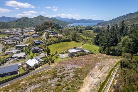 Photo of property in 16 Raukura Rise, Picton, 7220