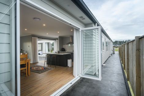 Photo of property in 2 Oldfield Lane, Marton, 4710