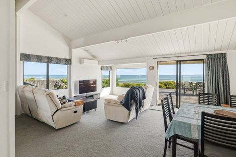 Photo of property in 31 Karewa Parade, Papamoa Beach, Papamoa, 3118