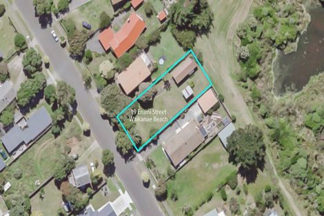 Photo of property in 19 Eruini Street, Waikanae Beach, Waikanae, 5036