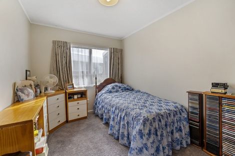 Photo of property in 32 Eruini Street, Waikanae Beach, Waikanae, 5036