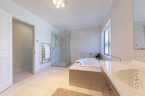 Photo of property in 289 Old North Road, Kumeu, 0892