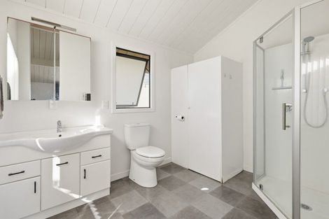 Photo of property in 31 Karewa Parade, Papamoa Beach, Papamoa, 3118