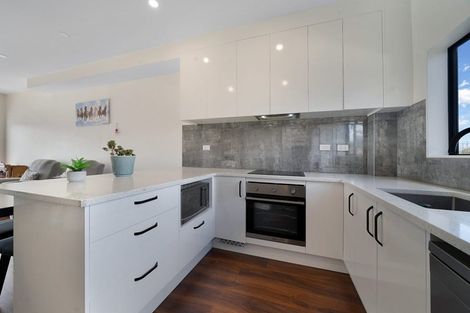 Photo of property in 4/68 Smythe Road, Henderson, Auckland, 0612