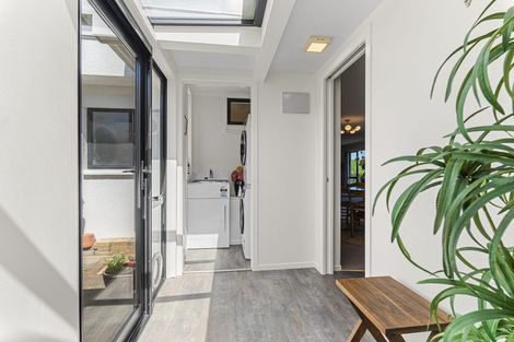 Photo of property in 3/1 Sackville Street, Fitzroy, New Plymouth, 4312