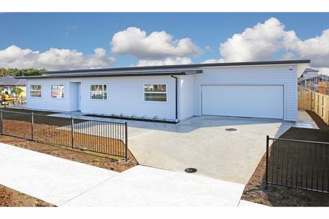 Photo of property in 1 Te Paahi Avenue, Waiuku, 2123