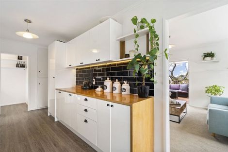 Photo of property in 19 Agincourt Street, Glenfield, Auckland, 0629