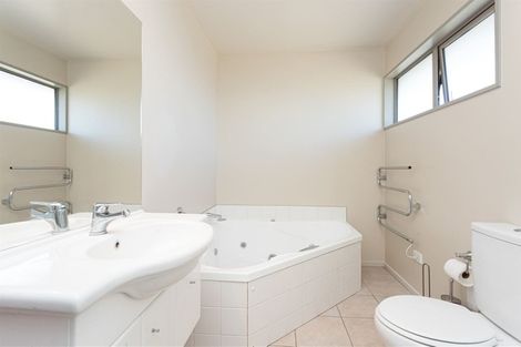 Photo of property in 18 Country Palms Drive, Halswell, Christchurch, 8025