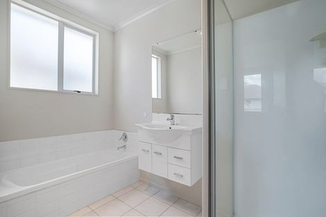 Photo of property in 13 Marengo Parkway, Takanini, 2112