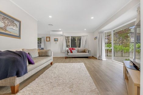 Photo of property in 5 Parramatta Place, Botany Downs, Auckland, 2010