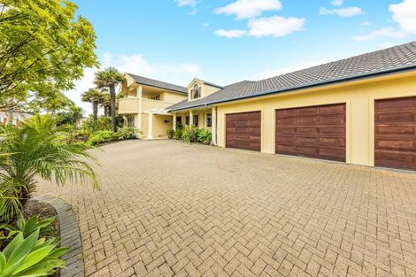 Photo of property in 2 Anaheim Boulevard, Shamrock Park, Auckland, 2016