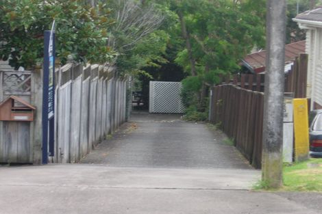 Photo of property in 2/6 Napoleon Avenue, Milford, Auckland, 0620