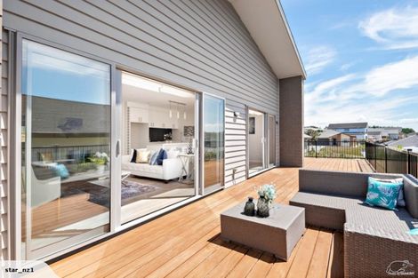 Photo of property in 18 Discovery Drive, Gulf Harbour, Whangaparaoa, 0930