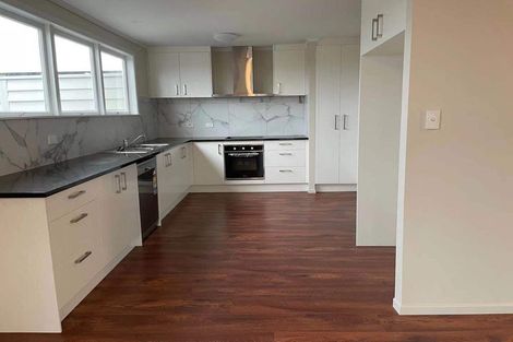 Photo of property in 305 Te Atatu Road, Te Atatu South, Auckland, 0610