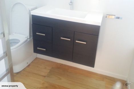 Photo of property in 7 Mchardy Place, Glenfield, Auckland, 0627