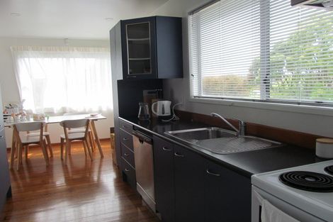 Photo of property in 1/60 Cockayne Crescent, Sunnynook, Auckland, 0620