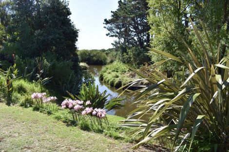 Photo of property in 8 Hewson Crescent, Otaki Beach, Otaki, 5512