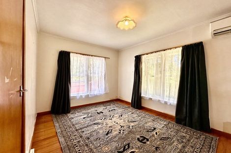 Photo of property in 19 Fairlea Road, Te Atatu South, Auckland, 0610
