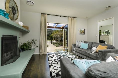 Photo of property in 1030 Peak Road, Helensville, 0875