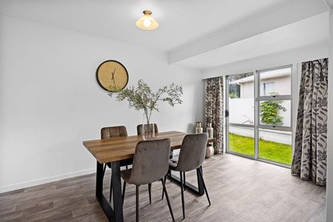 Photo of property in 20 Stuart Place, Blagdon, New Plymouth, 4310