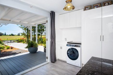 Photo of property in 104 Ferry Road, Clive, 4102