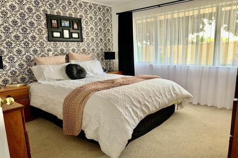 Photo of property in 46 Wairere Road, The Gardens, Auckland, 2105