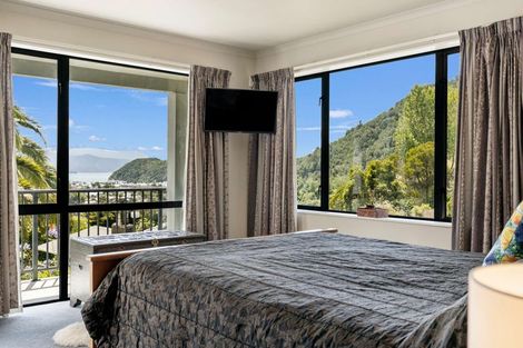 Photo of property in 85 Kent Street, Picton, 7220