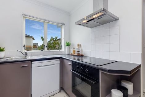 Photo of property in 20 Brashier Circle, Sunnyvale, Auckland, 0612