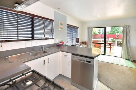 Photo of property in 37 Bay Street, Red Beach, 0932