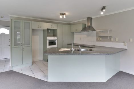 Photo of property in 13 Jeffery Reeve Crescent, Ranui, Auckland, 0612