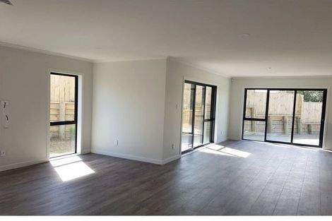 Photo of property in 1 Opaoa Way, Aotea, Porirua, 5024