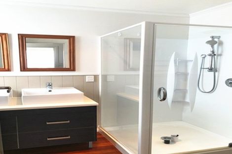 Photo of property in 1 Viola Place, Papakura, 2110