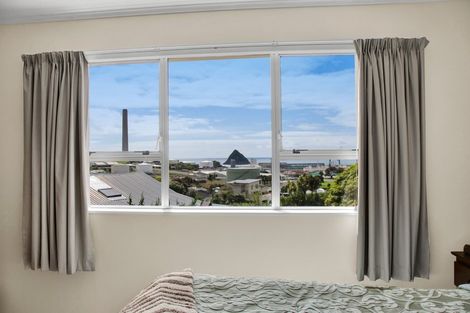 Photo of property in 57 Pioneer Road, Moturoa, New Plymouth, 4310