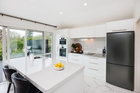 Photo of property in 28 Cashmere Drive, Fitzherbert, Palmerston North, 4410
