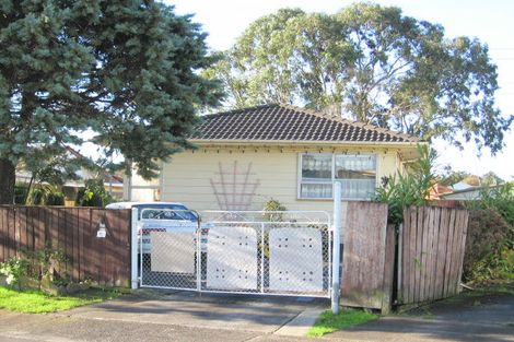Photo of property in 11 Pesaro Place, Clover Park, Auckland, 2023