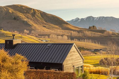 Photo of property in 92 Threepwood Road, Lake Hayes, Queenstown, 9371