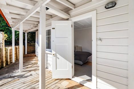 Photo of property in 95 Milton Road, Bluff Hill, Napier, 4110